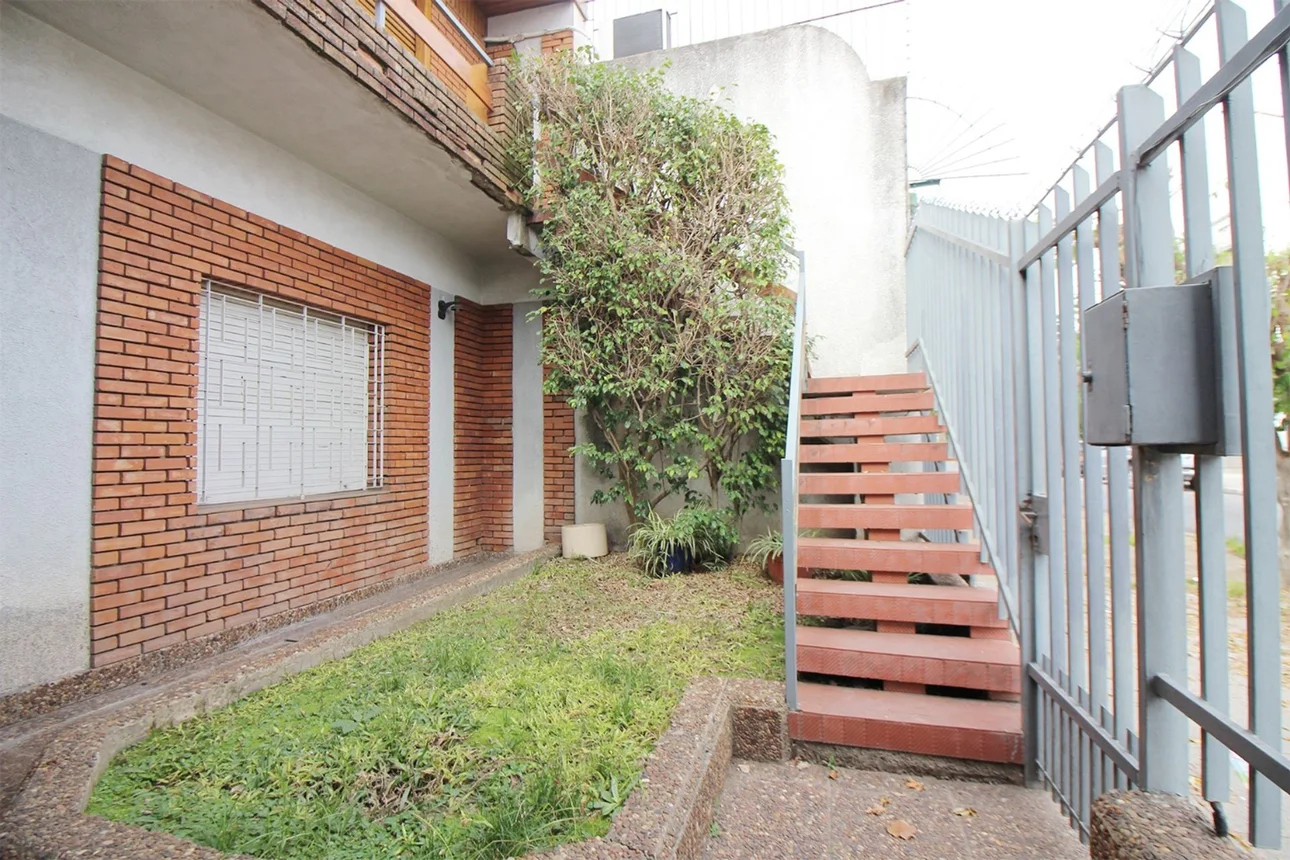 PH de 4 ambientes en venta en Ramos Mejía, Berón de Astrada 2300