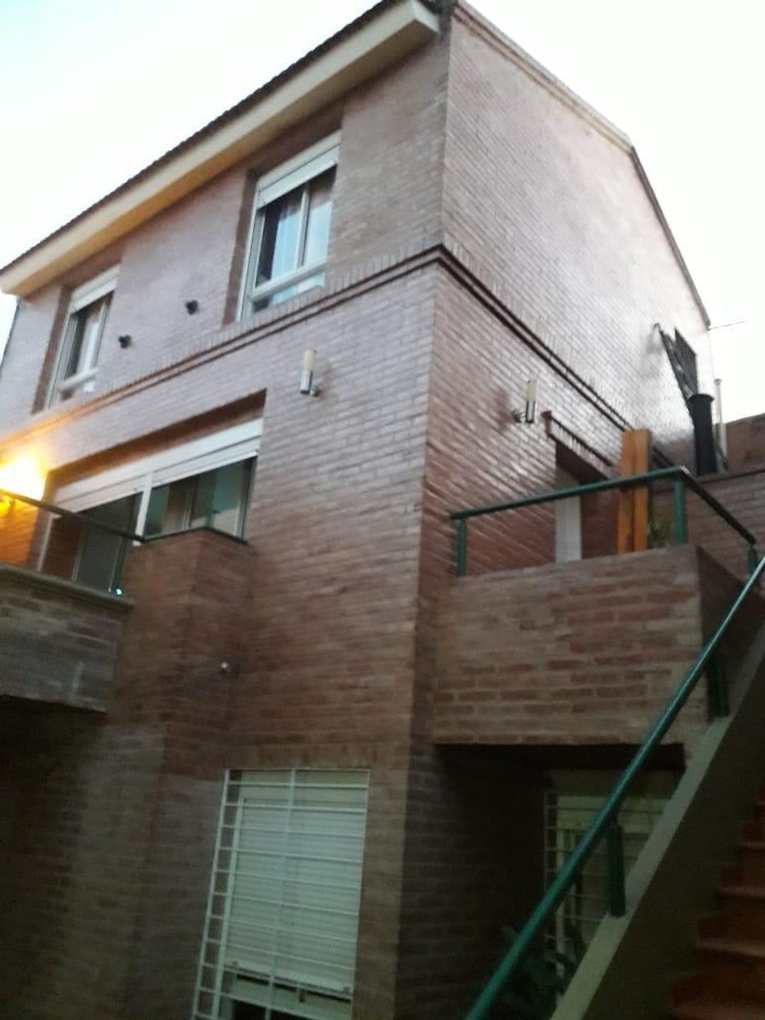 VENTA CASA 2 DORM HOUSING CERRADO – ALTA CÓRDOBA