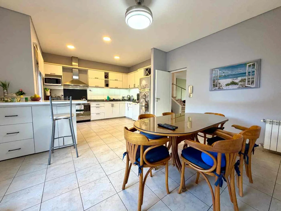 Casa en venta en Ramos Mejía, foto 2