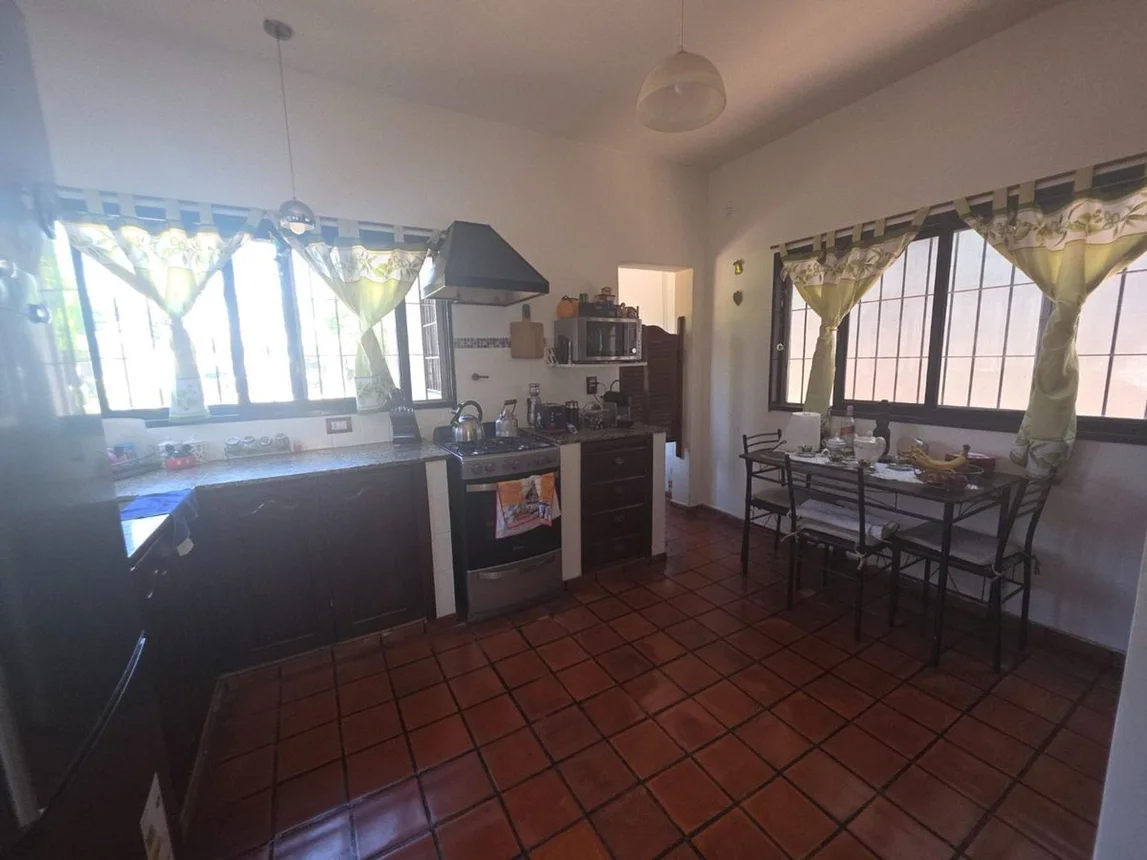 Casa de 4 ambientes en venta en Bernal Oeste, Ayacucho 800, foto 4