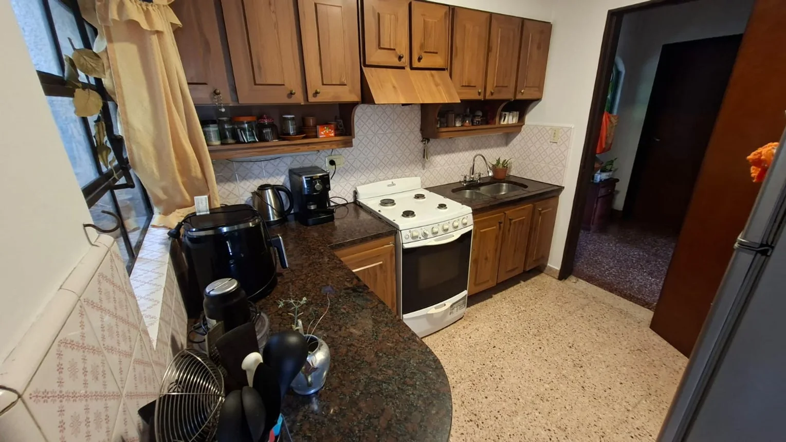 Casa de 4 ambientes en venta en Morón, Alcalde González Barbosa 1200, foto 5