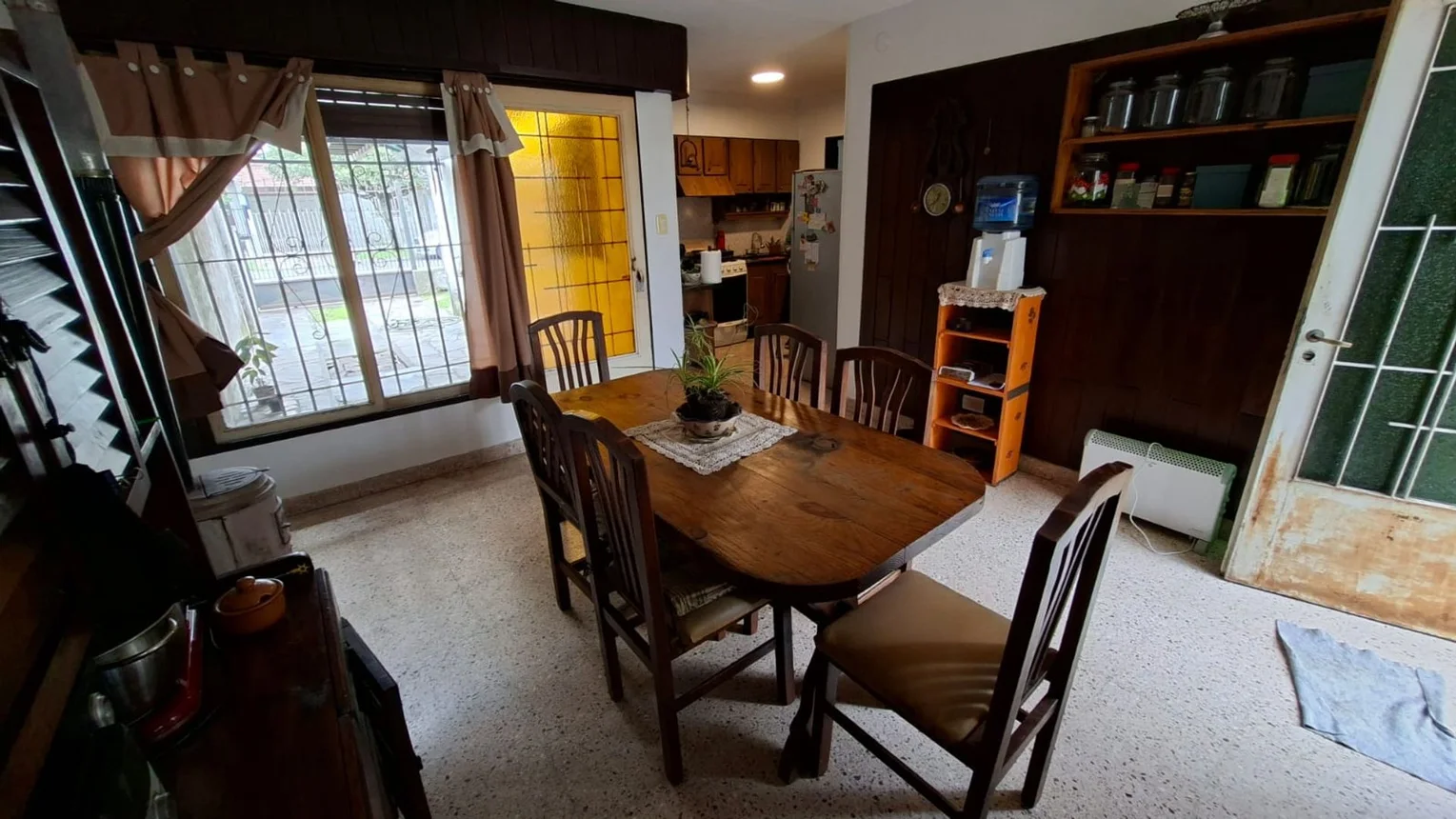 Casa de 4 ambientes en venta en Morón, Alcalde González Barbosa 1200, foto 2