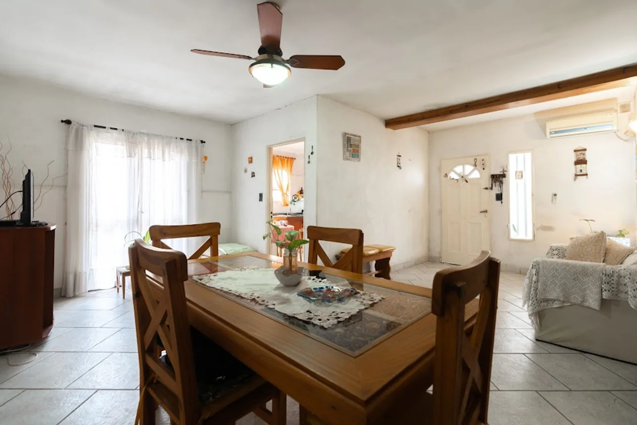 Casa de 4 ambientes en venta en Rosario, Ambrosio de Acosta 1000, foto 2