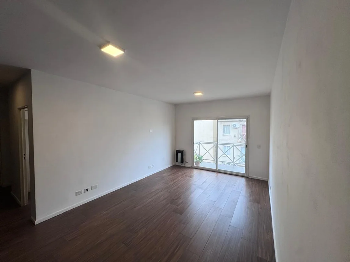 Venta departamento 2 amb con balcon y cochera, foto 5