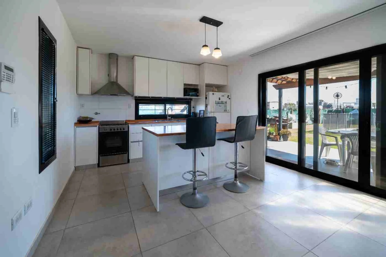 Casa de 3 ambientes en venta en Funes, Aráoz 5900, foto 2