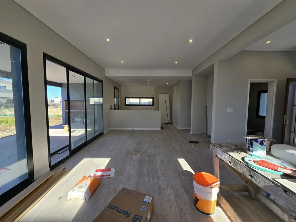 Casa de 5 ambientes en venta en Hudson, Calle 63 7800, foto 2