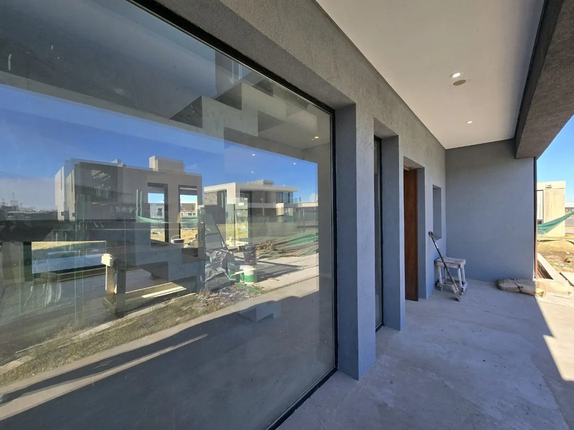 Casa de 5 ambientes en venta en Hudson, Calle 63 7800, foto 4