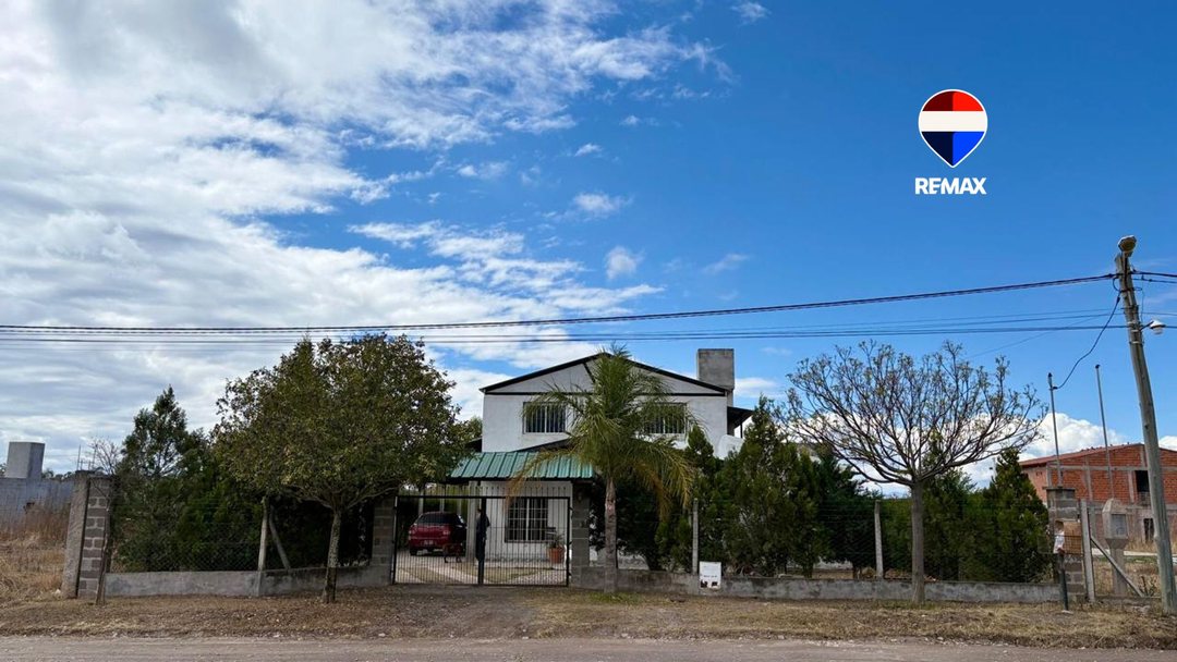 VENTA/PERMUCA CASA C/PILETA ZONA SUR APTA CREDITO
