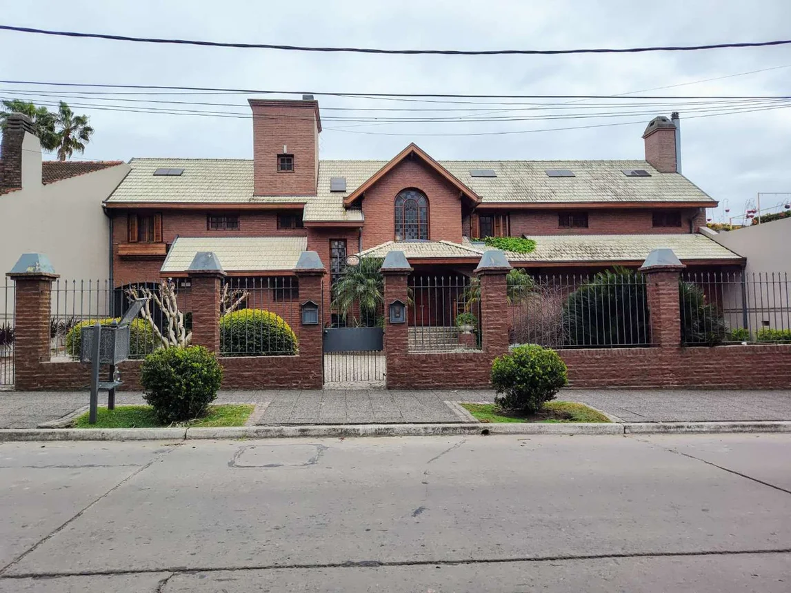 Casa en venta en Quilmes, foto 4