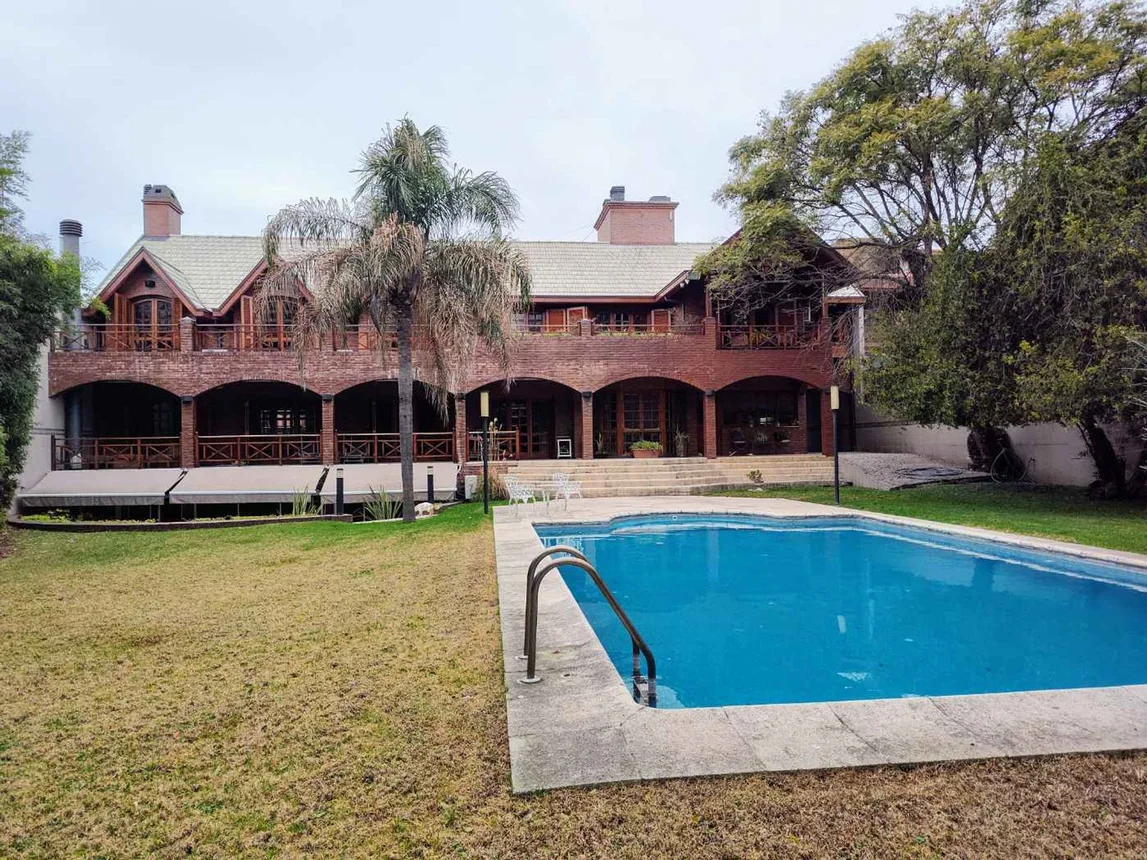 Casa en venta en Quilmes, foto 2