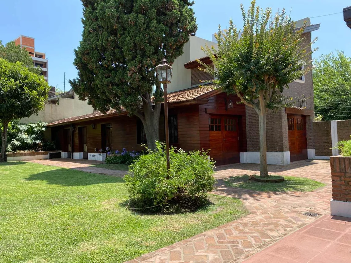 Casa de 5 ambientes en venta en Bernal Este, Ipiranga 0, foto 2
