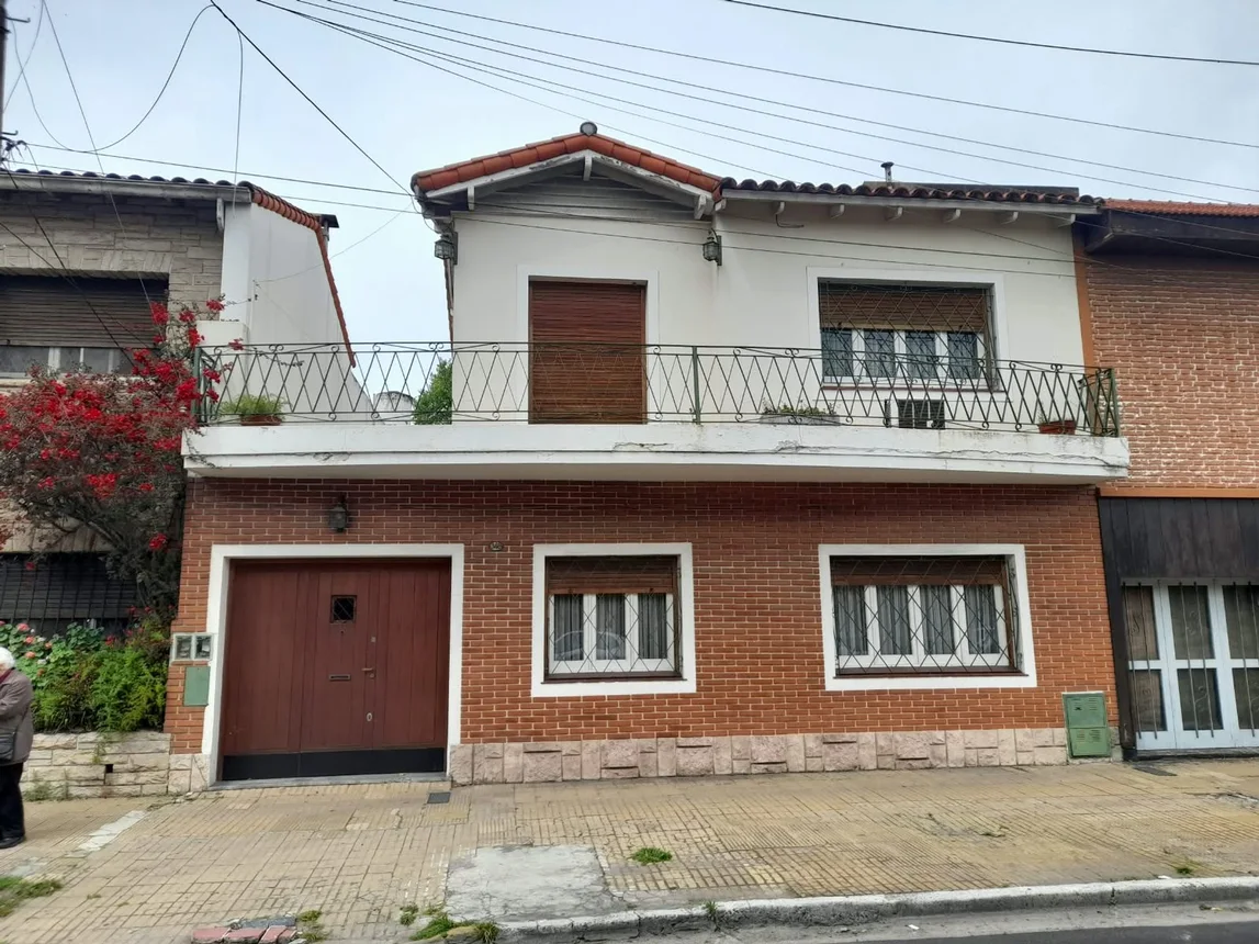 Casa de 5 ambientes en venta en Ramos Mejía, Tacuarí 300, foto 2