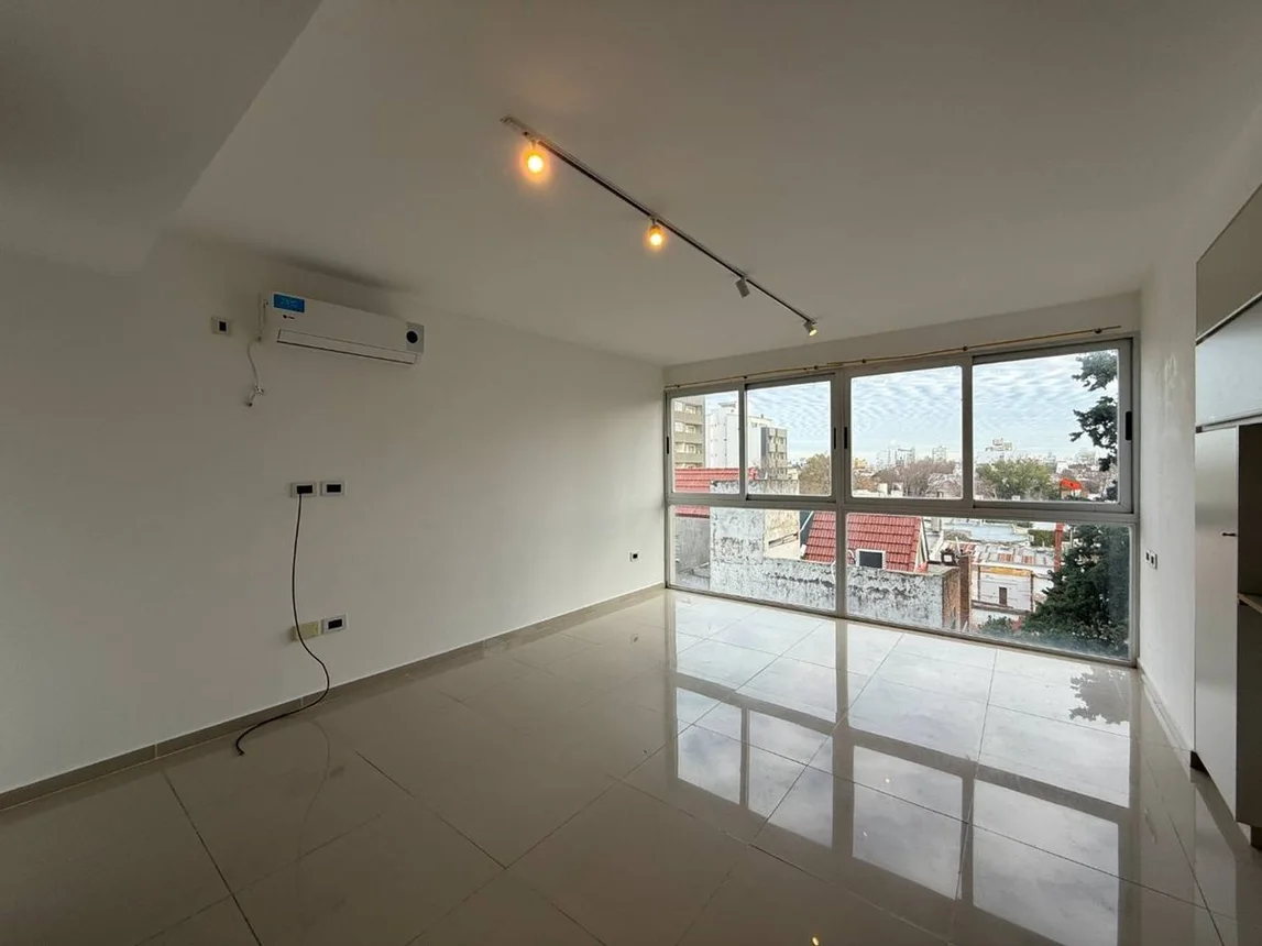 Monoambiente en alquiler en La Plata, Avenida 7 E/ 32 y 33 0, foto 2