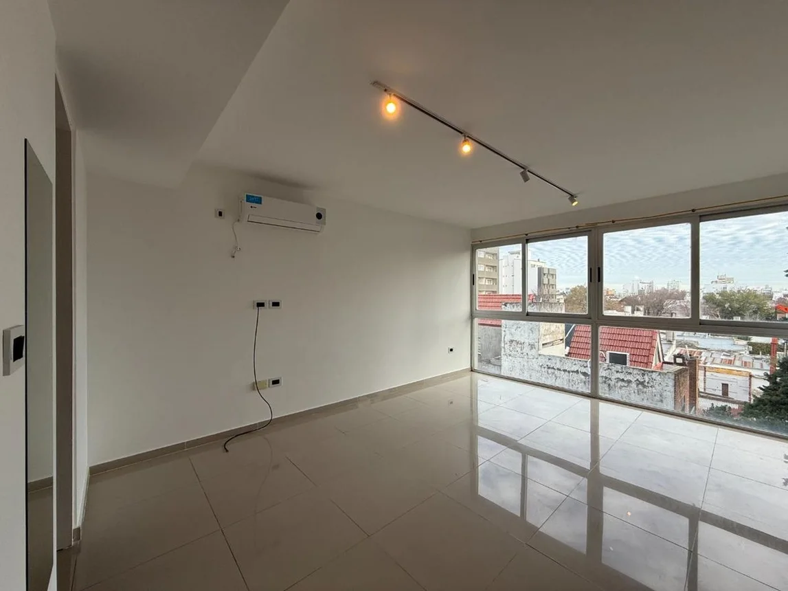 Monoambiente en alquiler en La Plata, Avenida 7 E/ 32 y 33 0, foto 3