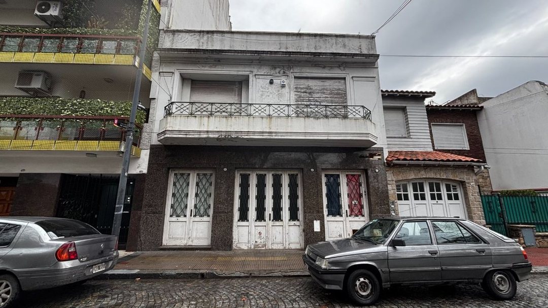 VENTA CASA C/2 DPTOS BARRACAS