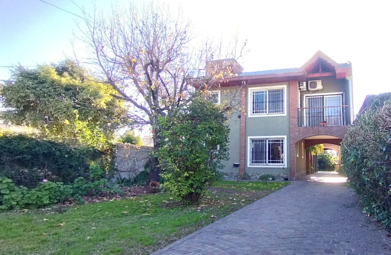 Venta casa 3 dormitorios berazategui centro, foto 1