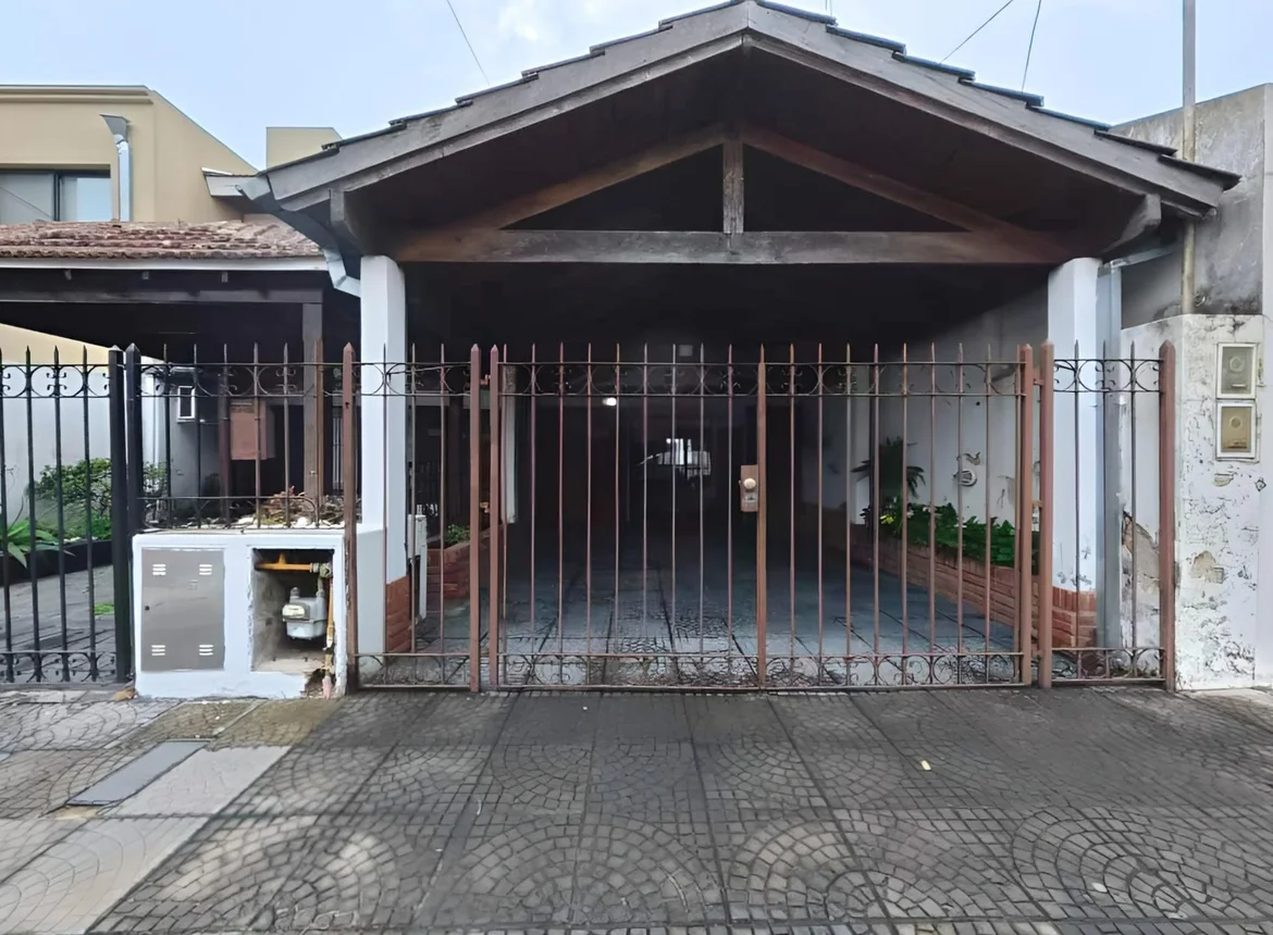 Casa dúplex de 4 ambientes en venta en Martínez, Caracas 2200, foto 2