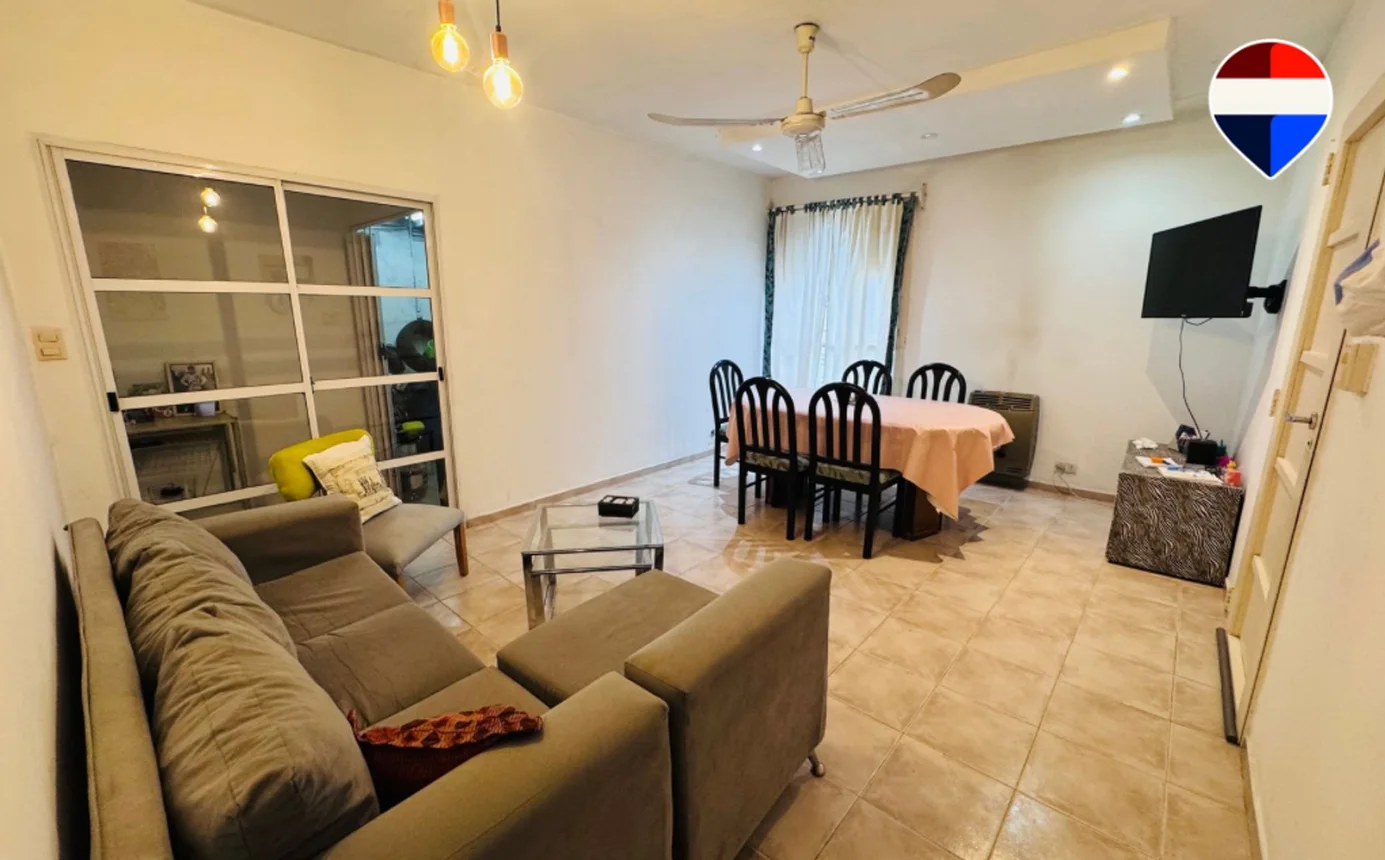 Casa 4 ambientes patio-cochera 200 m2 totales, foto 1