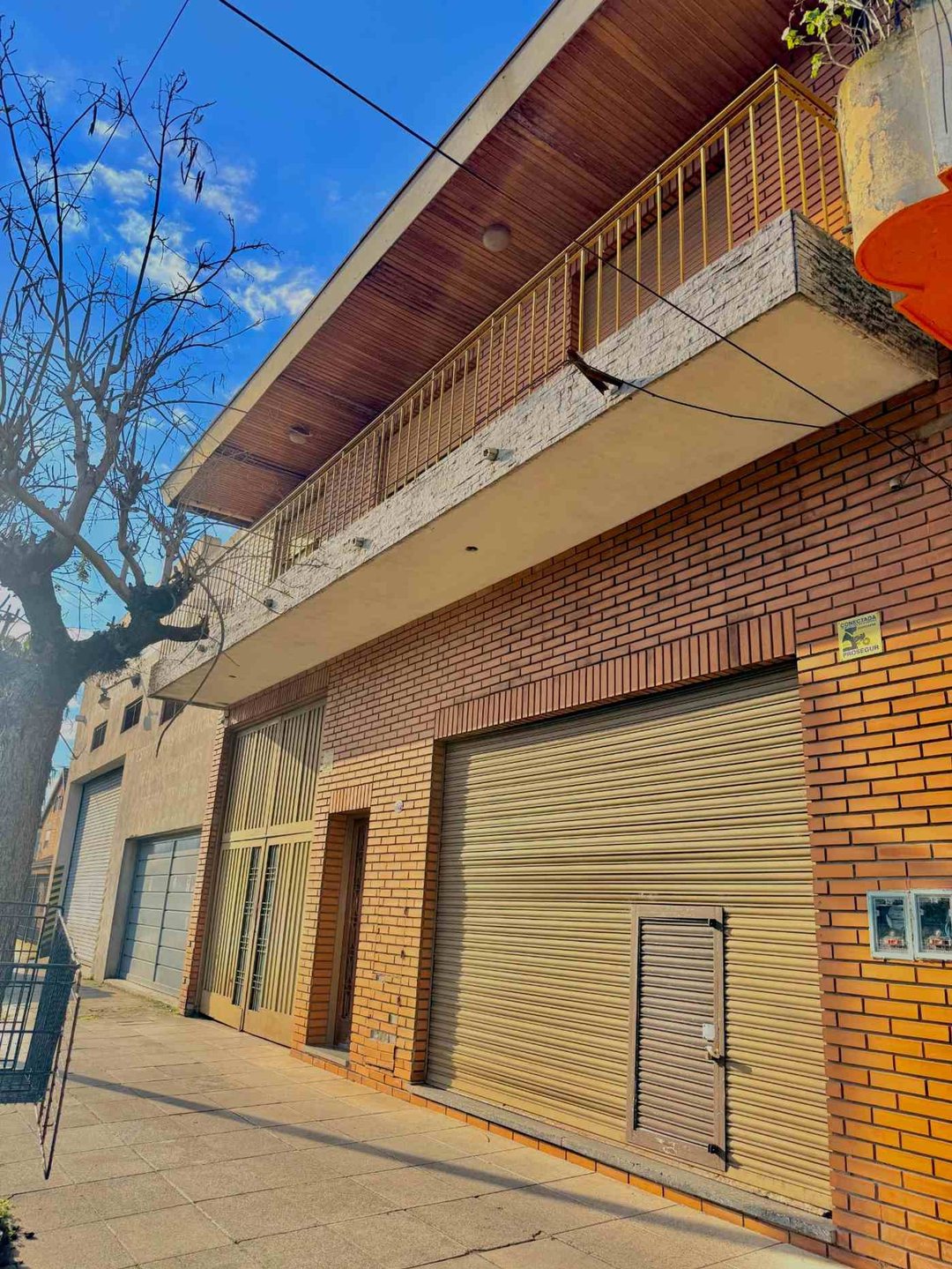 VENTA CASA en block. PILETA Y LOCAL PABLO PODESTÁ