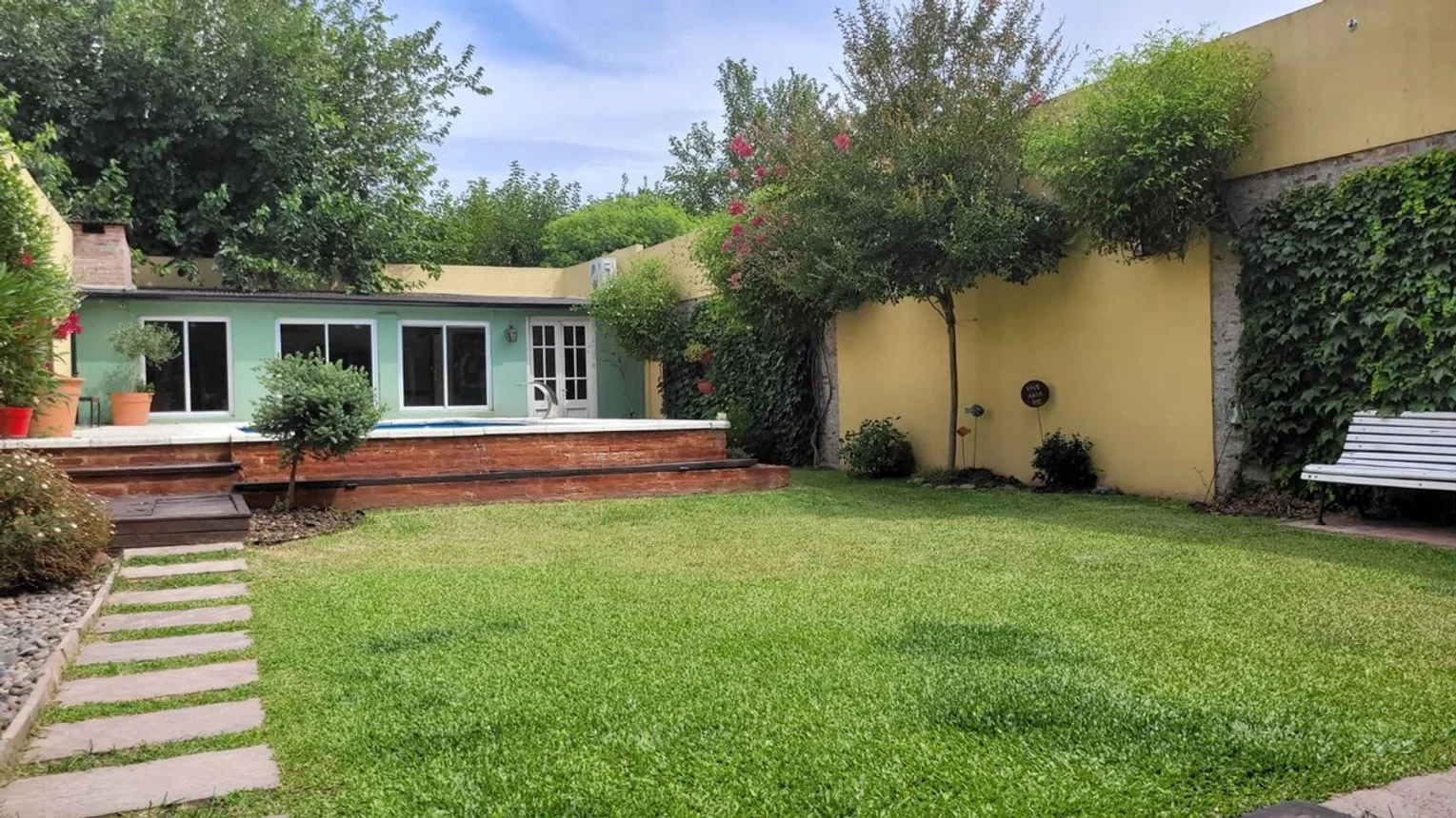 Casa en venta en Banfield, foto 2