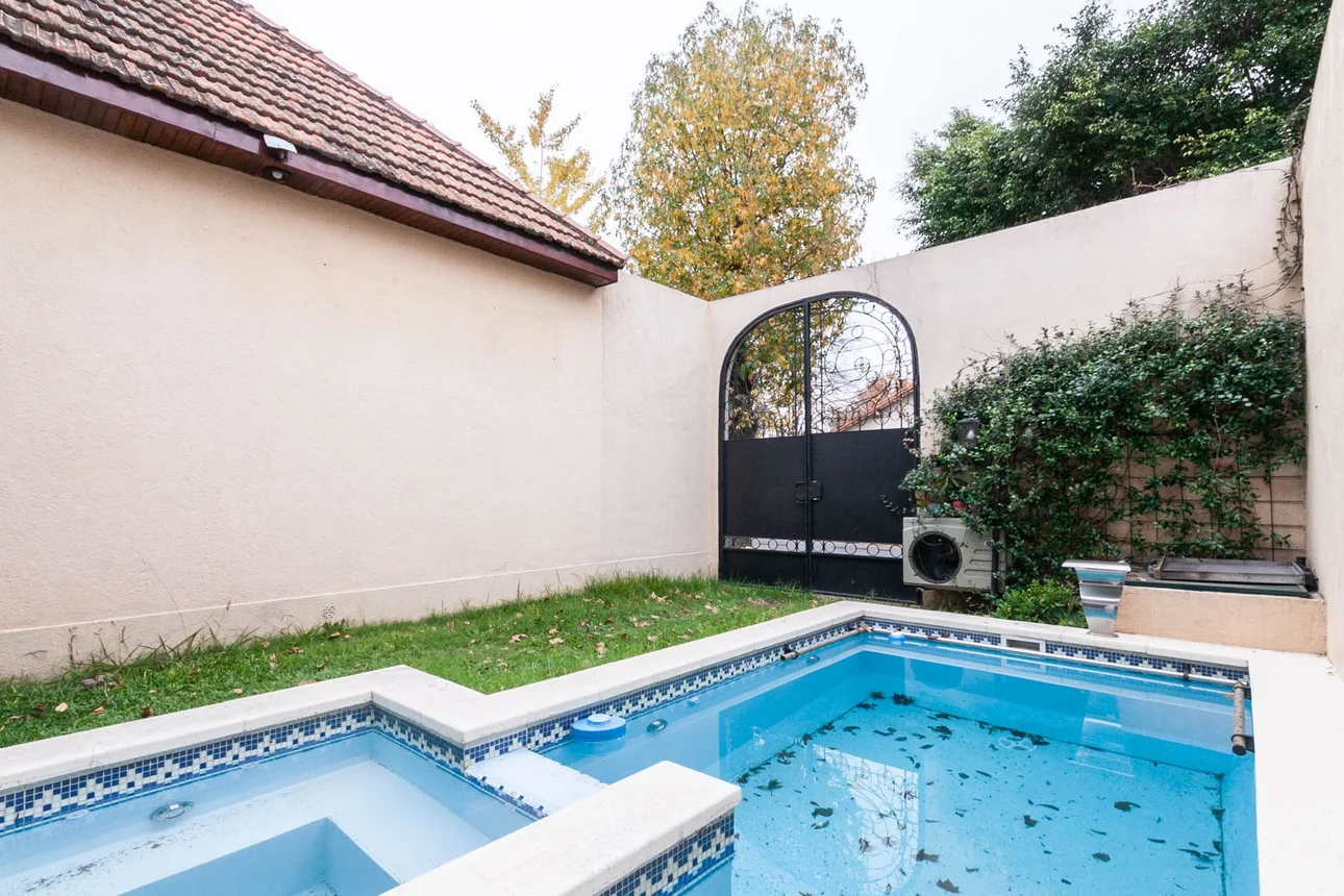 Casa en venta en Banfield, foto 2