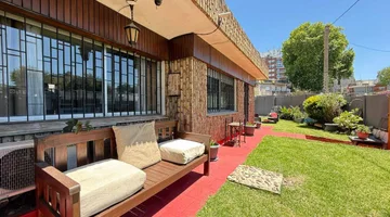 VENTA CASA 3 DORMITORIOS JARDIN BBQ GARAGE  BUCEO