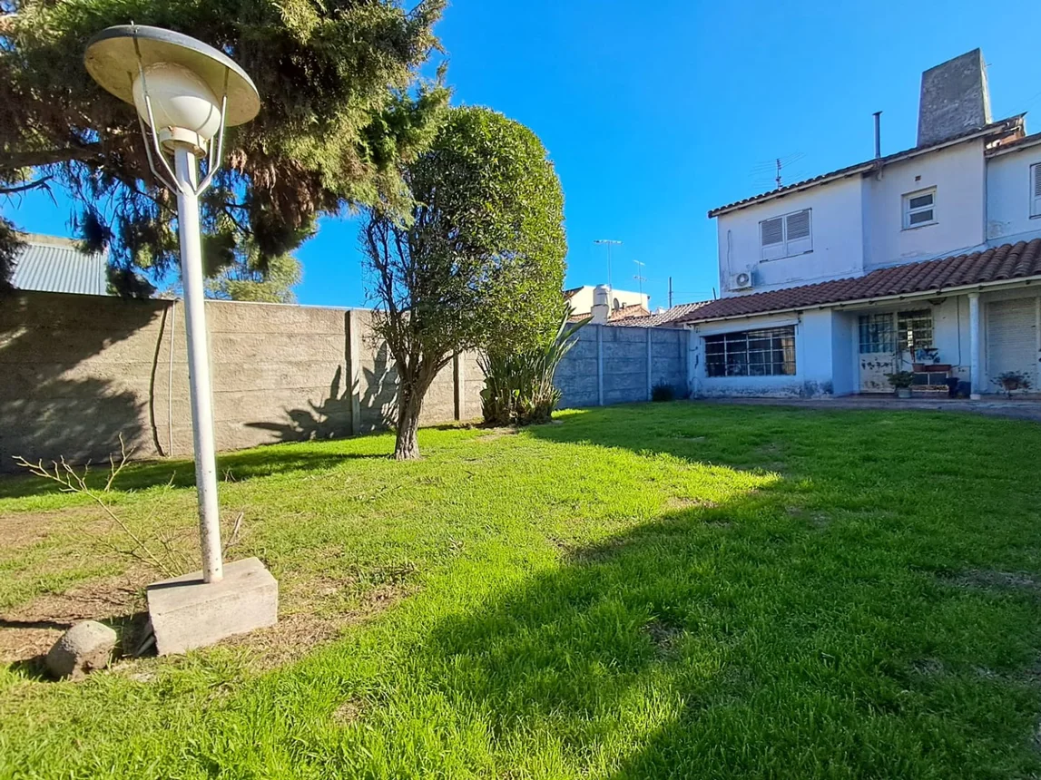 Casa de 6 ambientes en venta en San Antonio de Padua, San Martín 1600