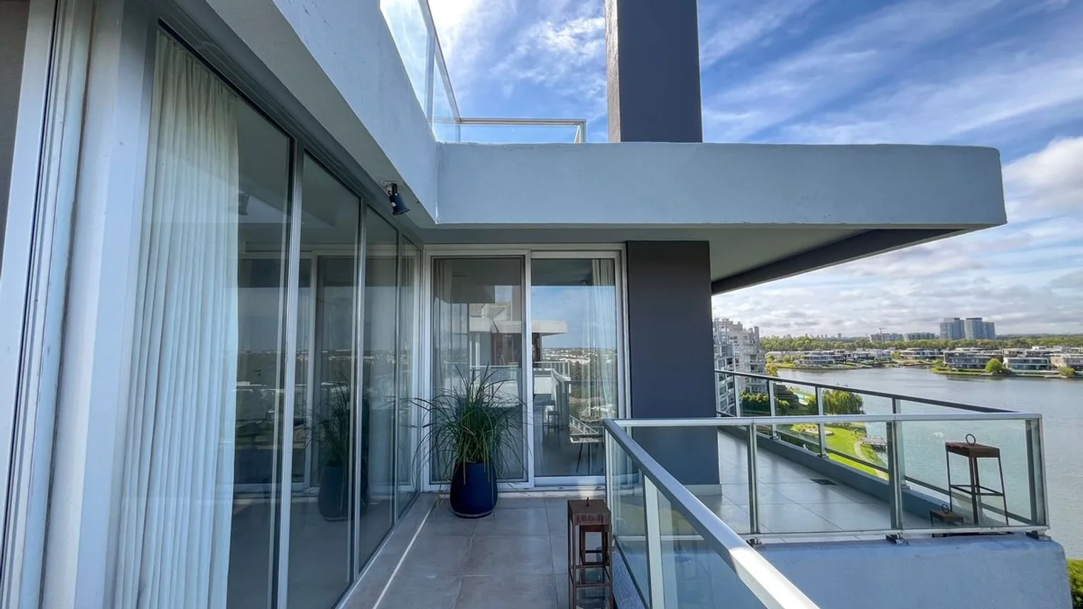 Penthouse de 5 ambientes en venta en Nordelta, Avenida del Golf 2100, foto 3