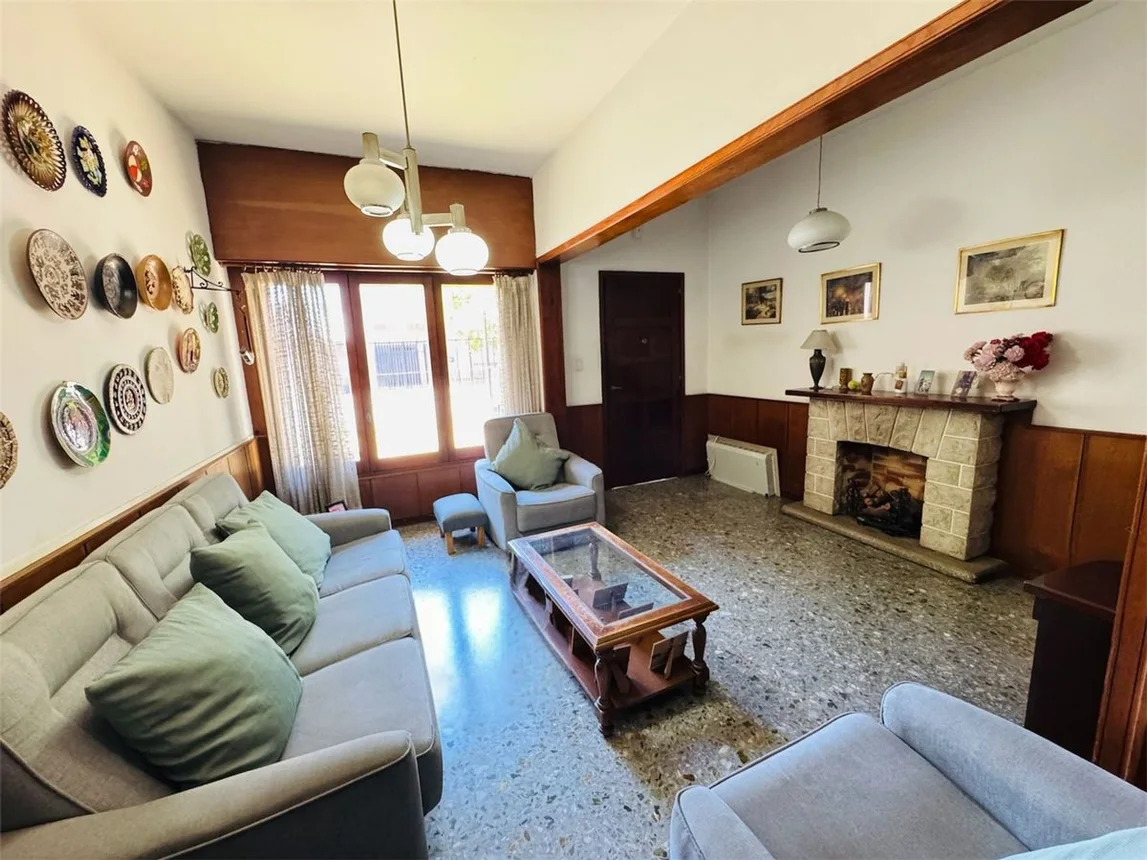PH de 4 ambientes en venta en Munro, Jujuy 2200, foto 3