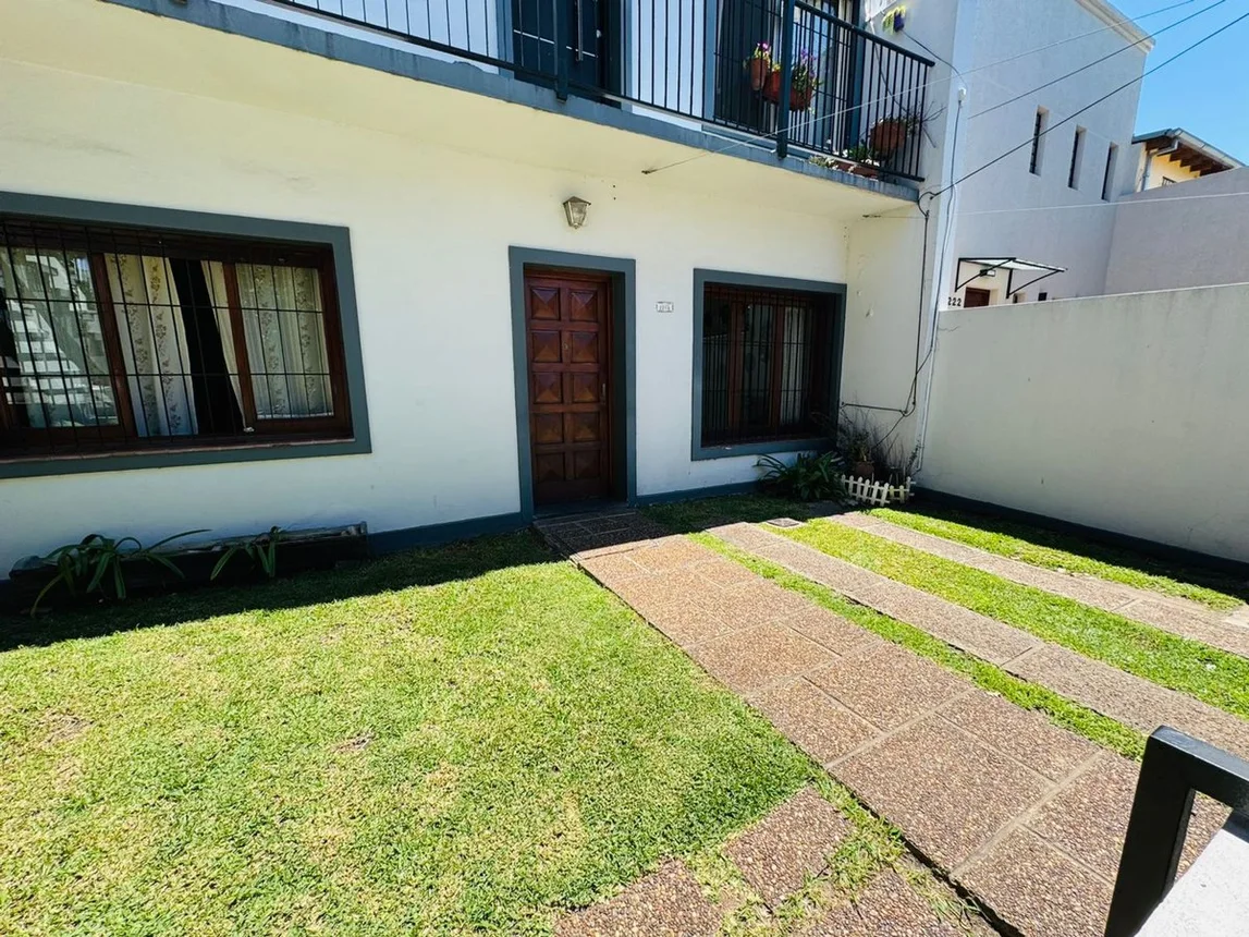 PH de 4 ambientes en venta en Munro, Jujuy 2200, foto 2