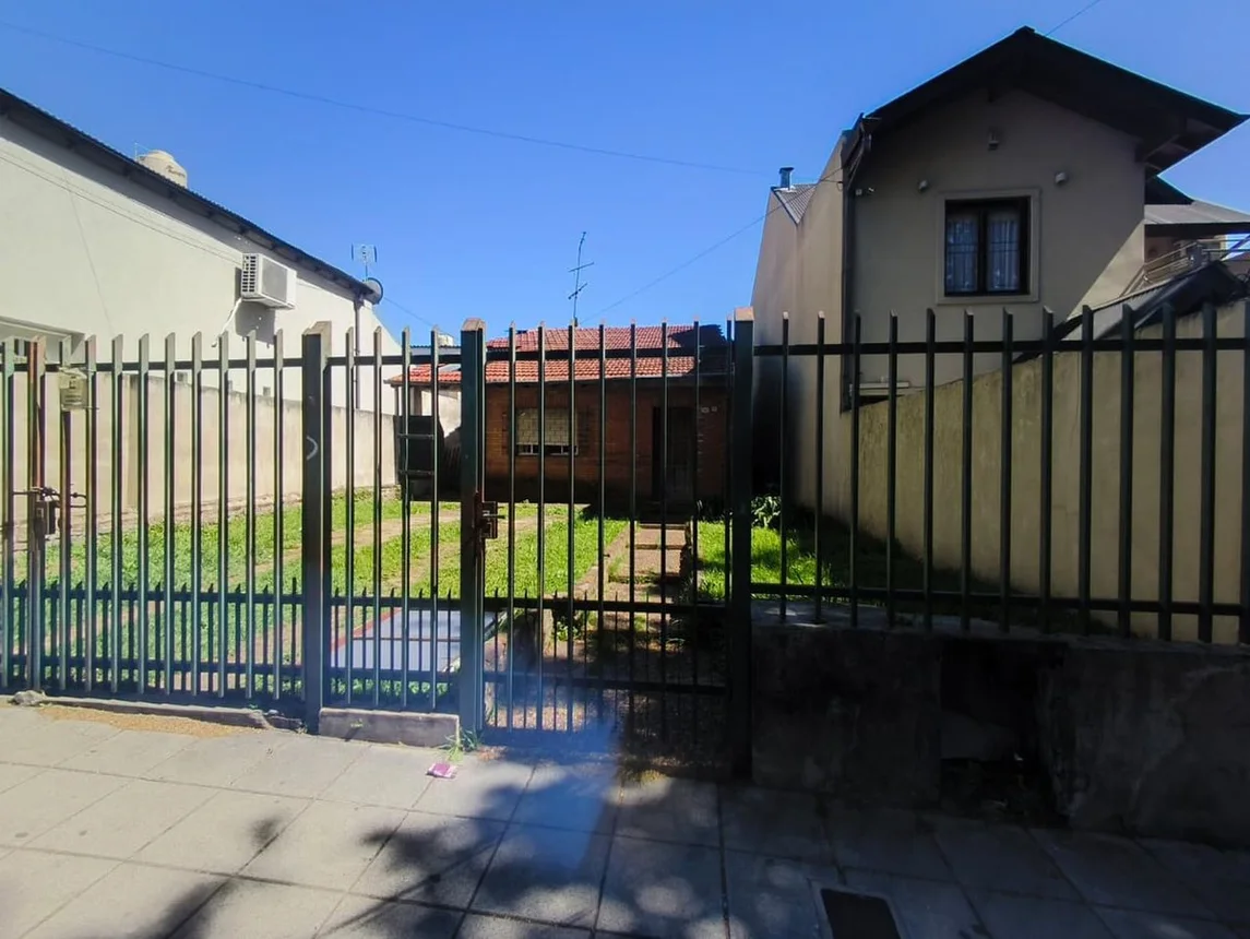 Casa de 3 ambientes en venta en Villa Ballester, Campichuelo 3000