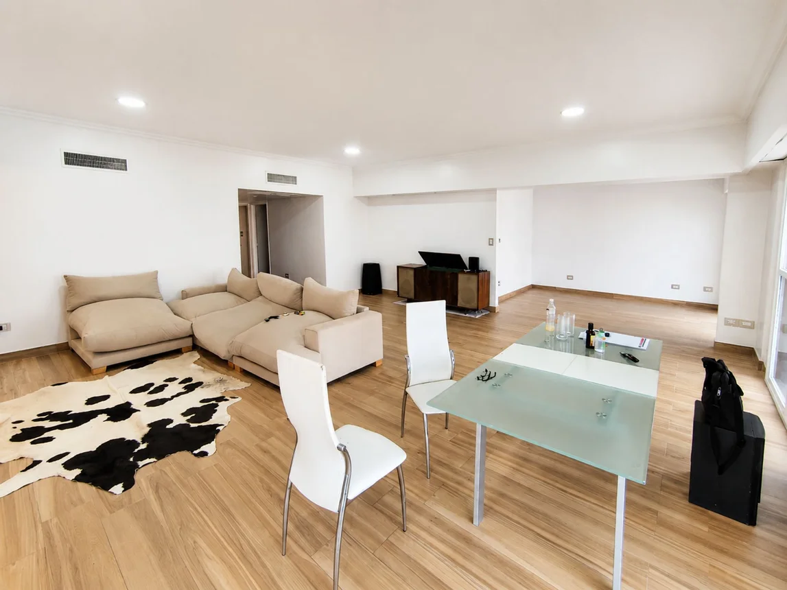 Piso de 4 ambientes en venta en Bernal Este, Castro Barros 0