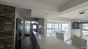 Se alquila apto de 2 dormitorio en la rambla.