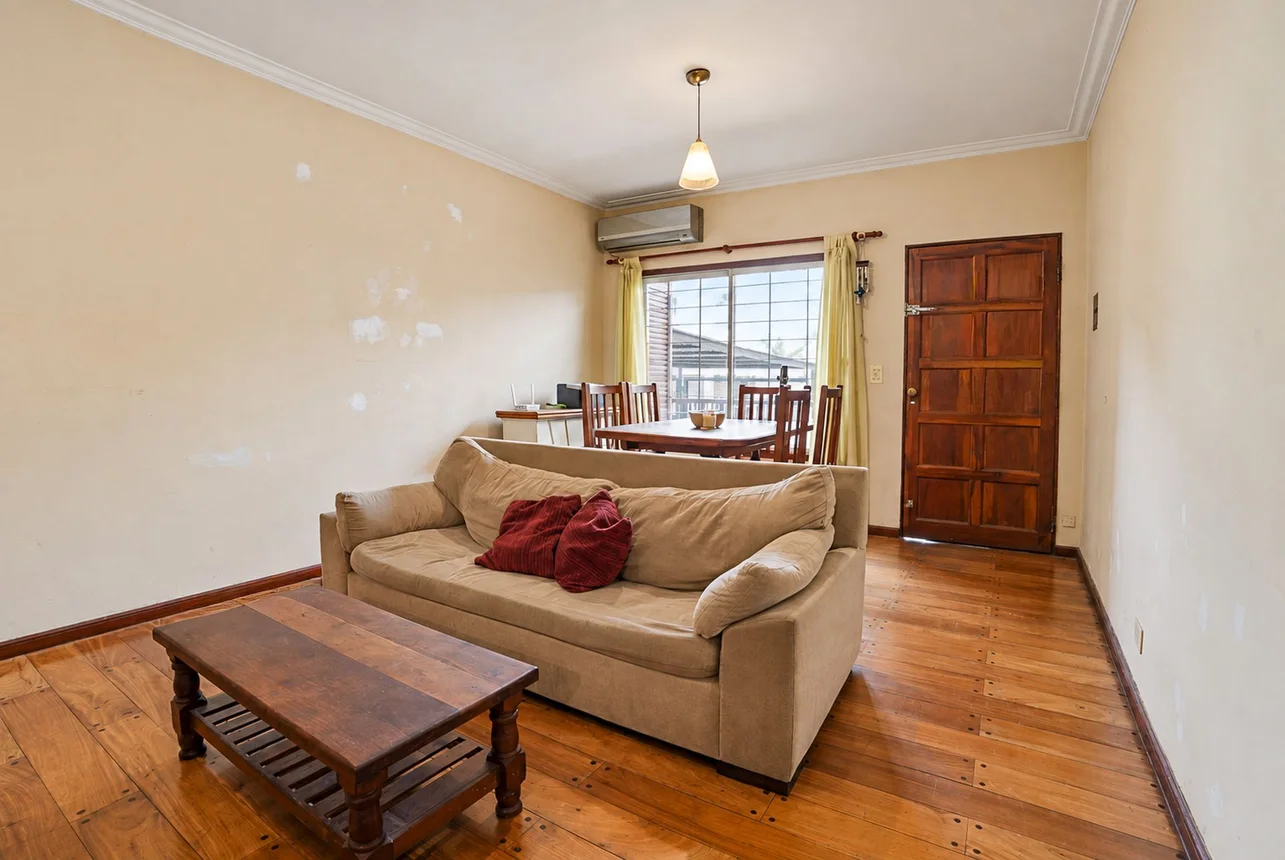 Casa tríplex de 4 ambientes en venta en Morón, Juan Larrea 700, foto 4