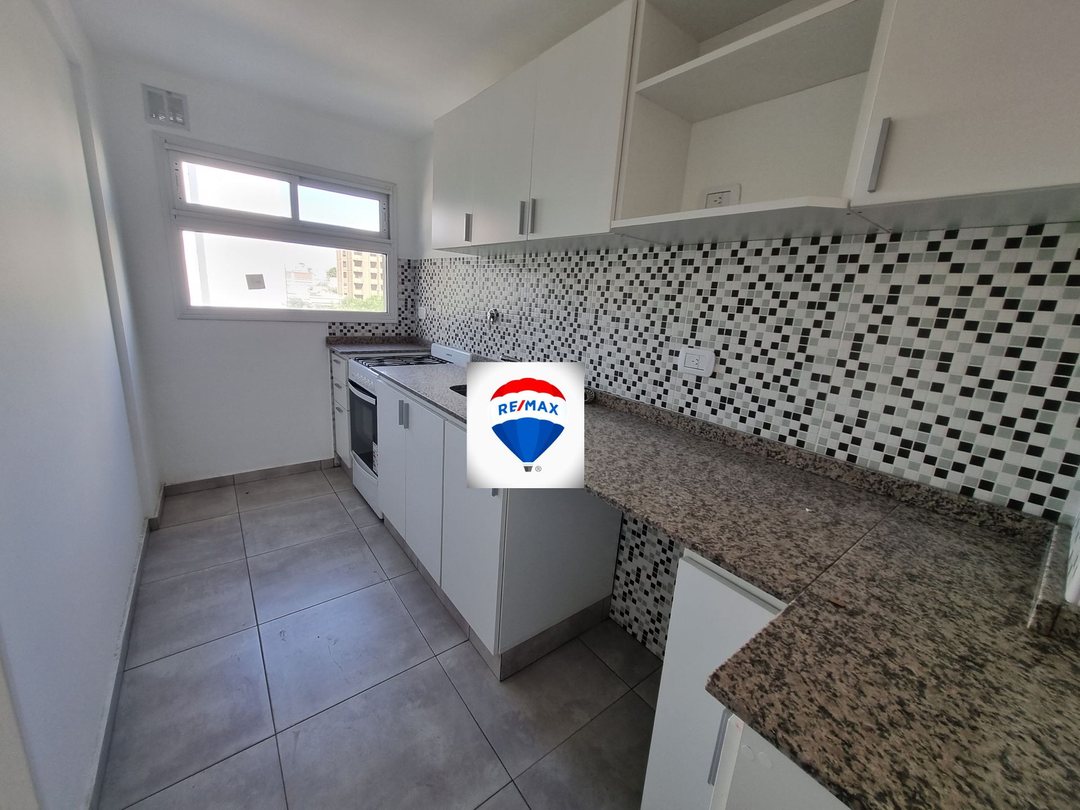VENTA DEPTO 2 AMB CASEROS CTRO- BALCÓN- FINANCIA!