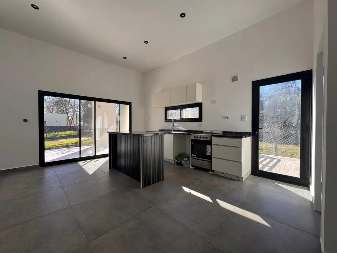 Casa en venta en Pilar, foto 4