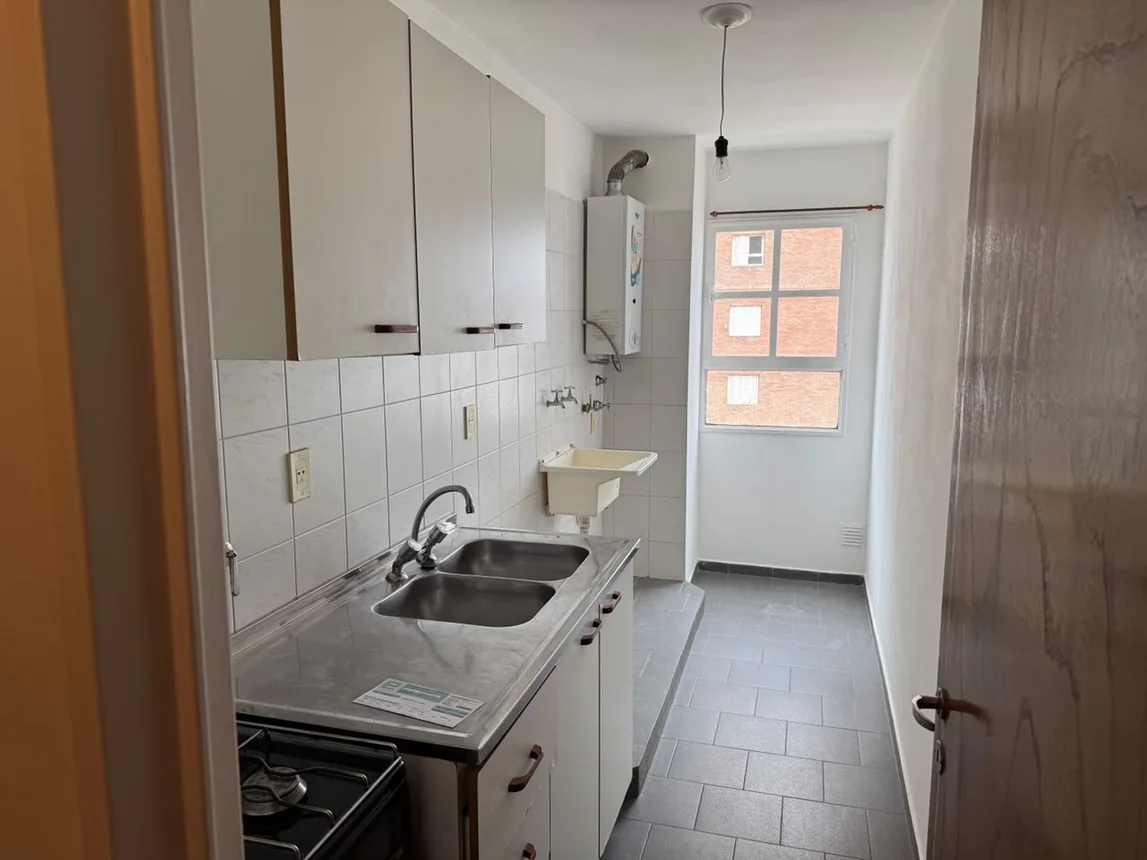 Departamento de 3 ambientes en alquiler en Córdoba, Avenida J. M. de Pueyrredón 600, foto 2