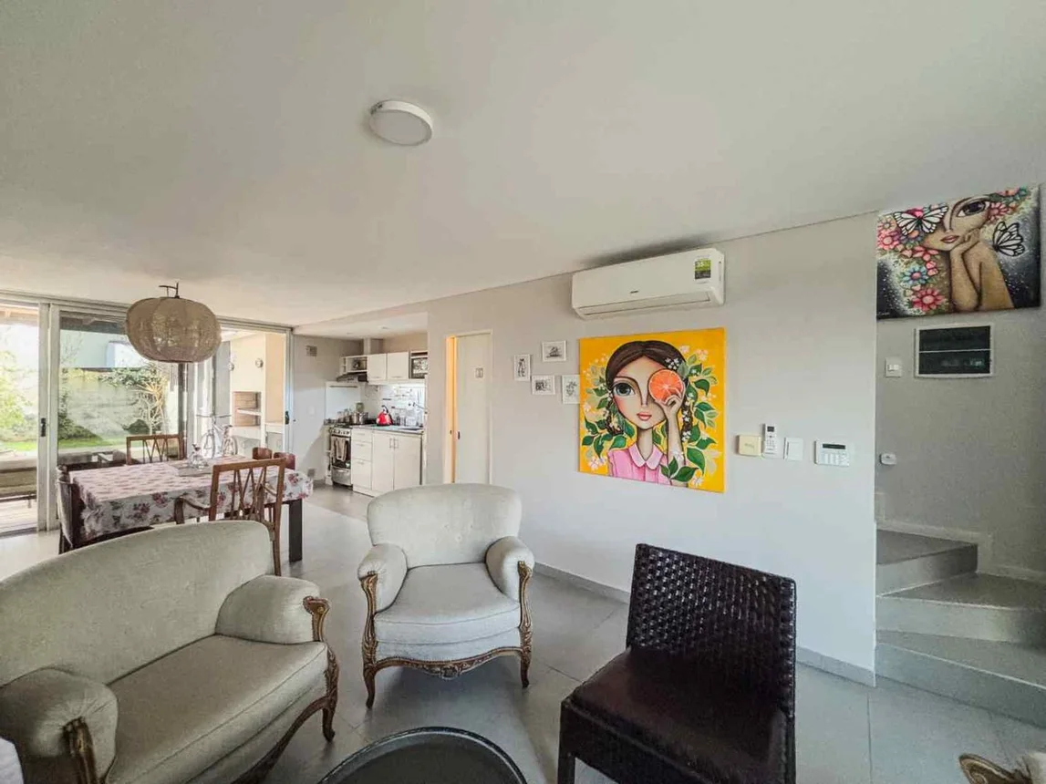 Casa dúplex de 3 ambientes en venta en City Bell, 17 Entre 465 y 466 700, foto 2
