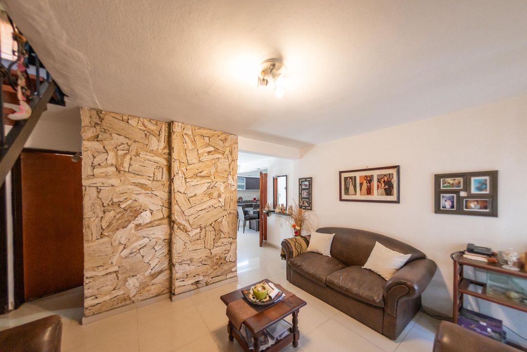 Venta casa 4 dormitorios en yofre sur