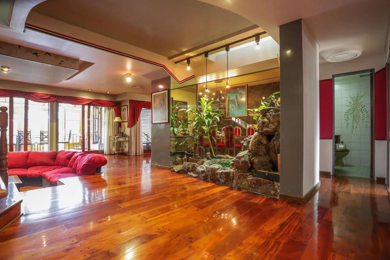 Casa tríplex de 7 ambientes en venta en Villa Real, Víctor Hugo 2500, foto 2