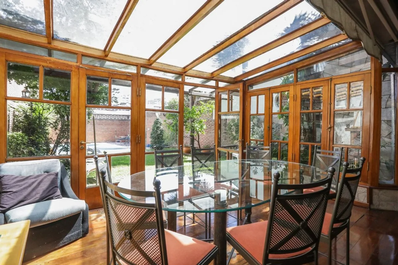Casa tríplex de 7 ambientes en venta en Villa Real, Víctor Hugo 2500, foto 3