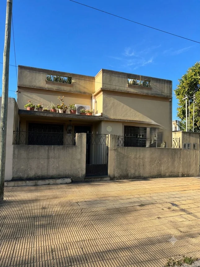 Casa en venta en El Palomar, foto 2