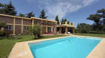 VENTA CASA 2 DORMITORIOS PILETA POTRERO DE GARAY