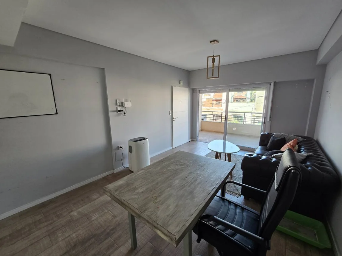 Semipiso de 2 ambientes en venta en Valentín Alsina, Senador J. Pallares 3100