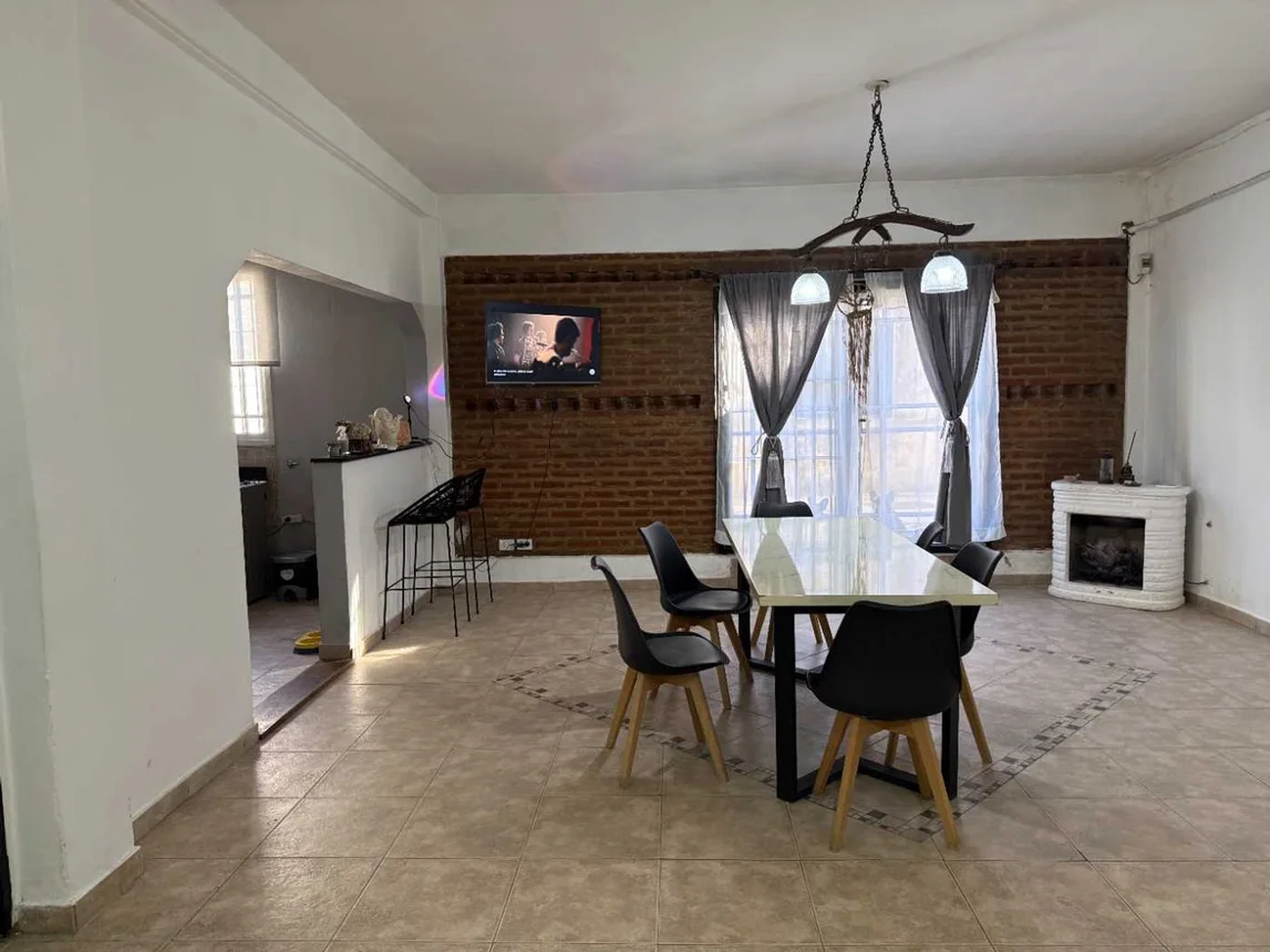 Casa en venta en Banfield, foto 2