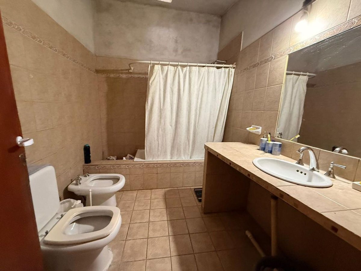 CASA VENTA B° PARQUE BELGRANO ZONA NORTE 5 DORM - foto 8