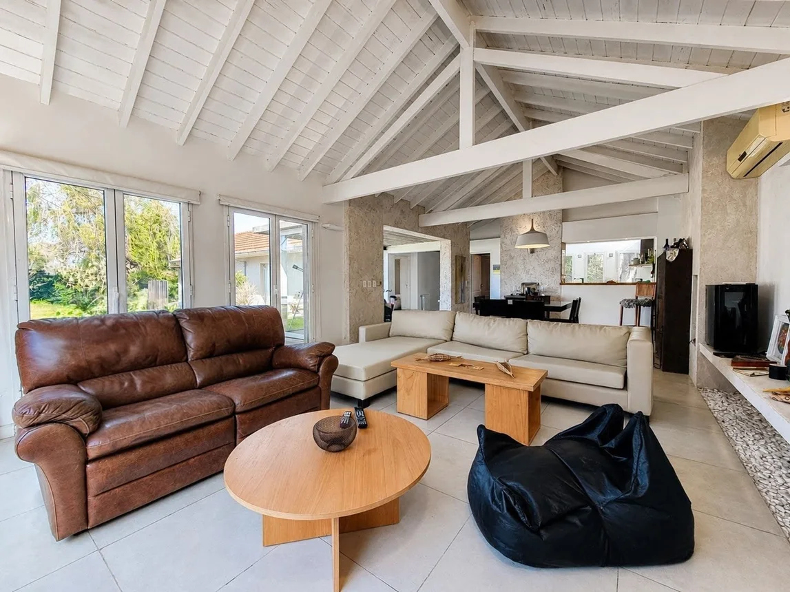 Casa de 5 ambientes en venta en Garín, Centenario 1100, foto 3