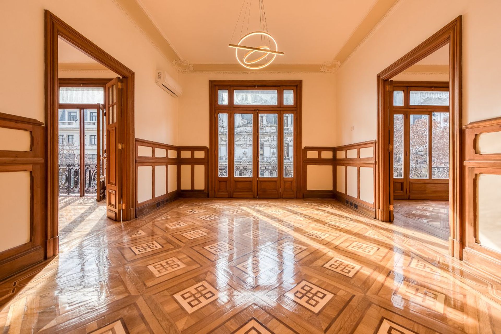 VENTA OFICINA COMERCIAL EN MONSERRAT