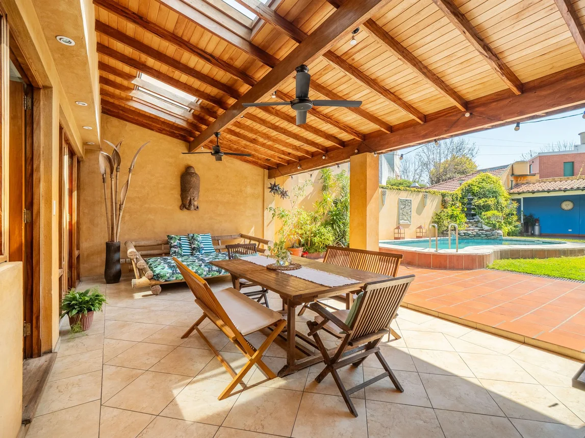 Casa de 5 ambientes en venta en Villa Devoto, Obispo San Alberto 3700