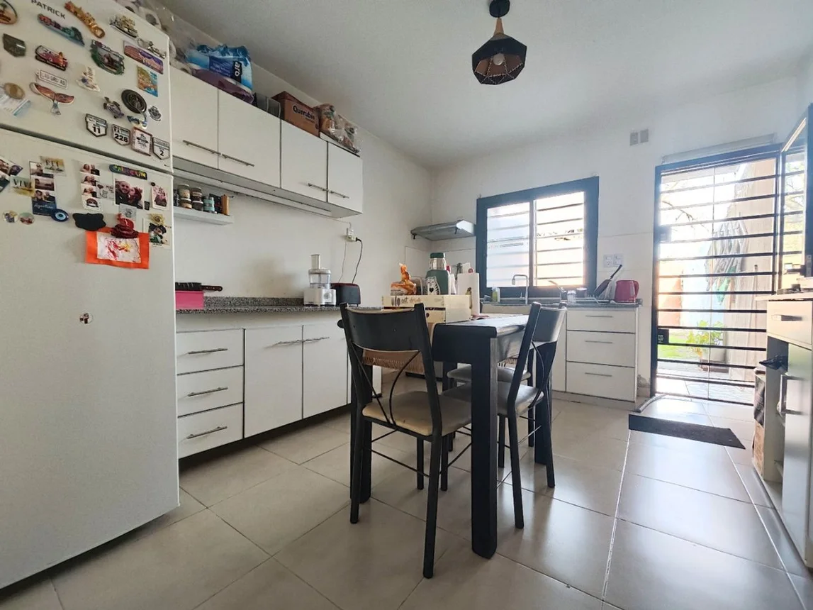 Casa dúplex de 3 ambientes en venta en Ituzaingó, Metchnicoff 600